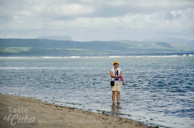 At Manglito beach, Baracoa / En la playa Manglito de Baracoa.