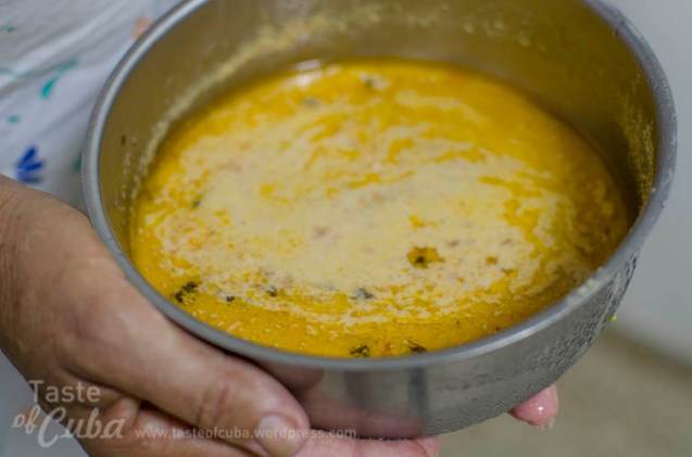 Prepared coconut milk / Leche de coco ya preparada