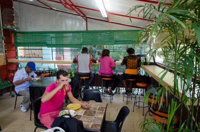 You’ll find El Yaquelin on H Street, between 23 and 21, in the heart of El Vedado, one of the most popular areas of Havana.