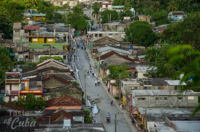 Aereal view of Baracoa fron the Castillo Hotel / Vista de Baracoa desde el Hotel Castillo