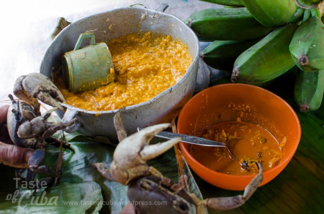 Ingredients for the bacán. Smashed platain with coconut milk and crab in creole sauce / Ingredientes para el bacán. La masa de plátano y leche de coco y el enchilado de cangrejo. 